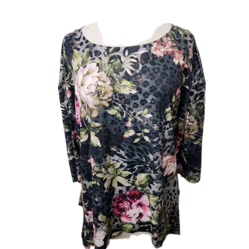 Time And Tru Womens Tunic Top XL 16/18 Green Gray Floral Pullover Sharkbite Hem